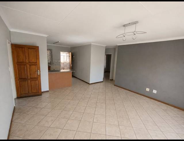 2 BEDROOM TOWNHOUSE FOR SALE IN ELARDUSPARK